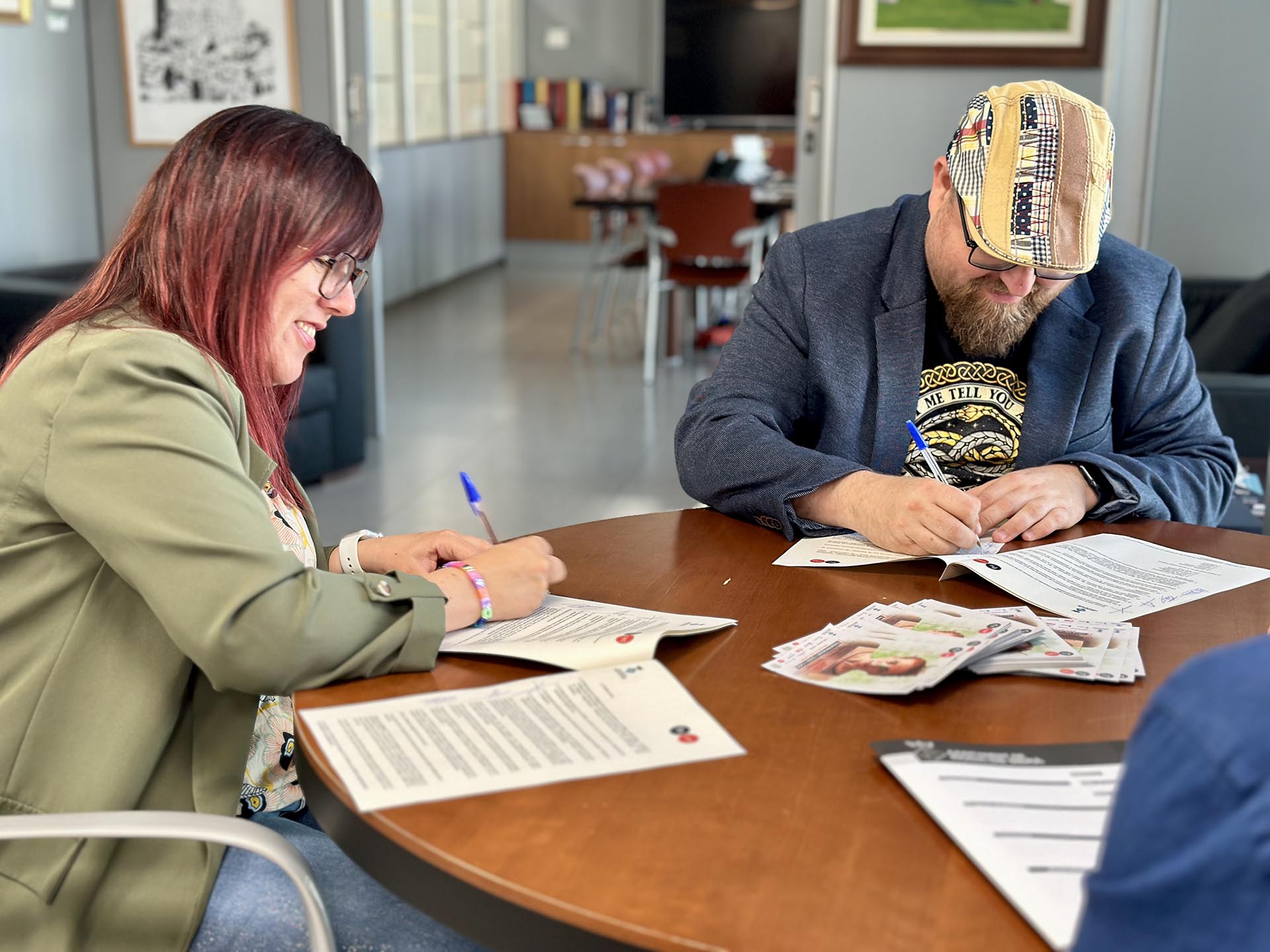 L’Ajuntament de Roda de Berà i el FIC-CAT signen el conveni anual de col·laboració L’Ajuntament de Roda de Berà i el FIC-CAT signen el conveni anual de col·laboració