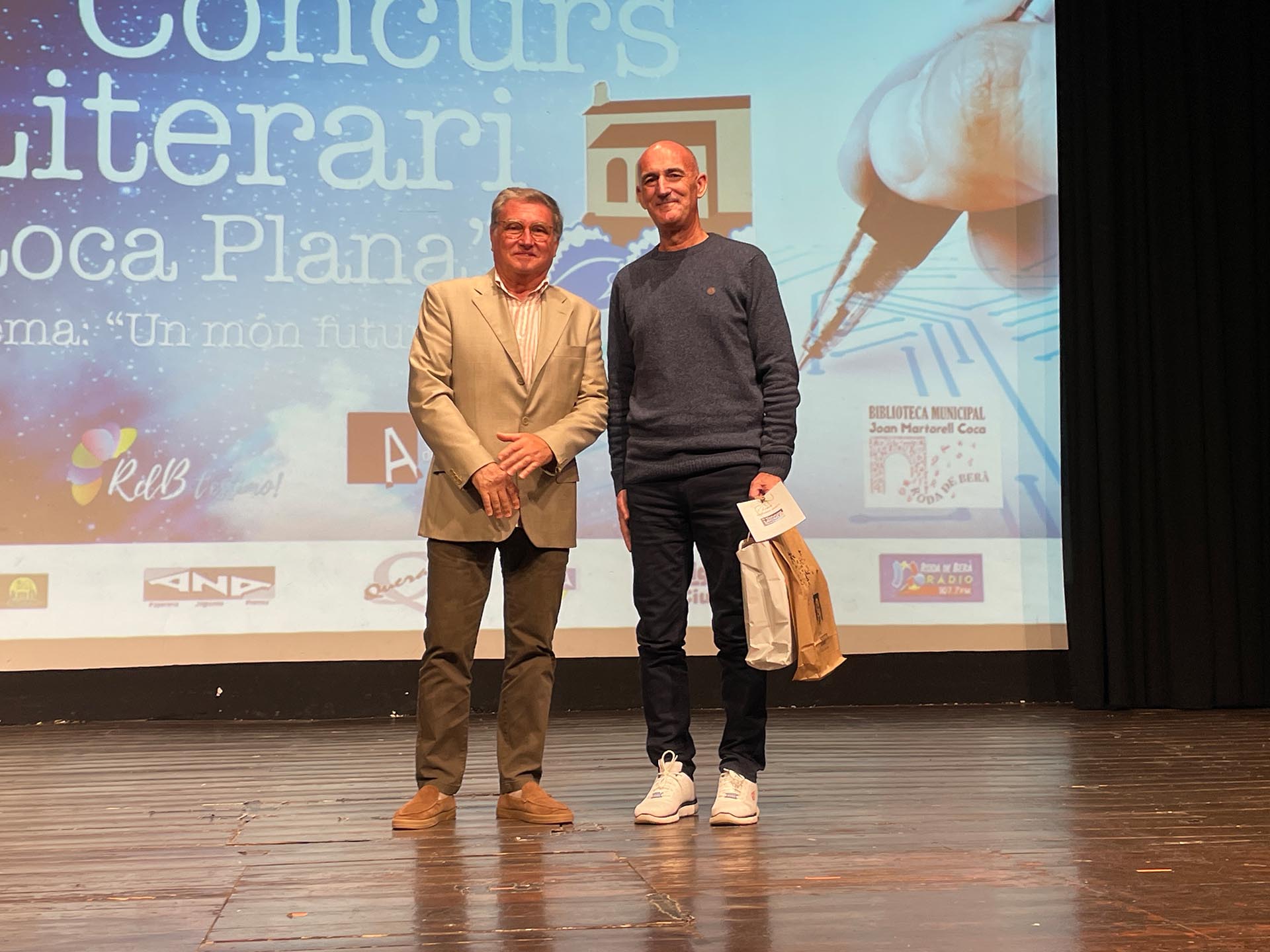 Lliurament de premis del 13è Concurs Literari Roca Plana Lliurament de premis del 13è Concurs Literari Roca Plana