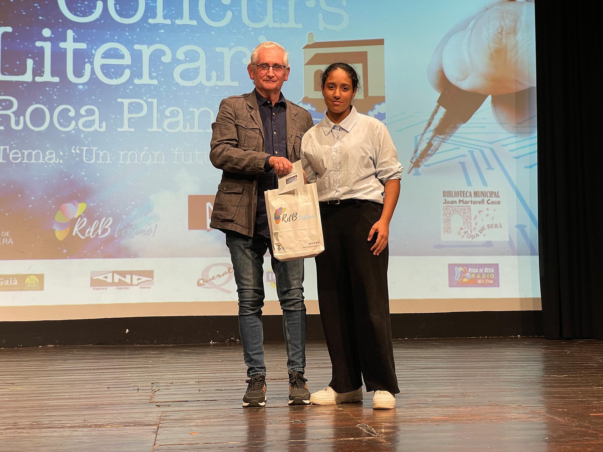 Lliurament de premis del 13è Concurs Literari Roca Plana Lliurament de premis del 13è Concurs Literari Roca Plana