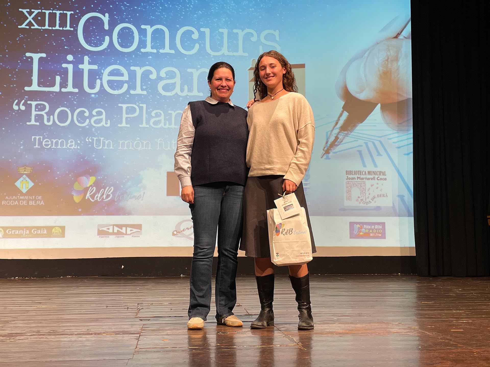 Lliurament de premis del 13è Concurs Literari Roca Plana Lliurament de premis del 13è Concurs Literari Roca Plana