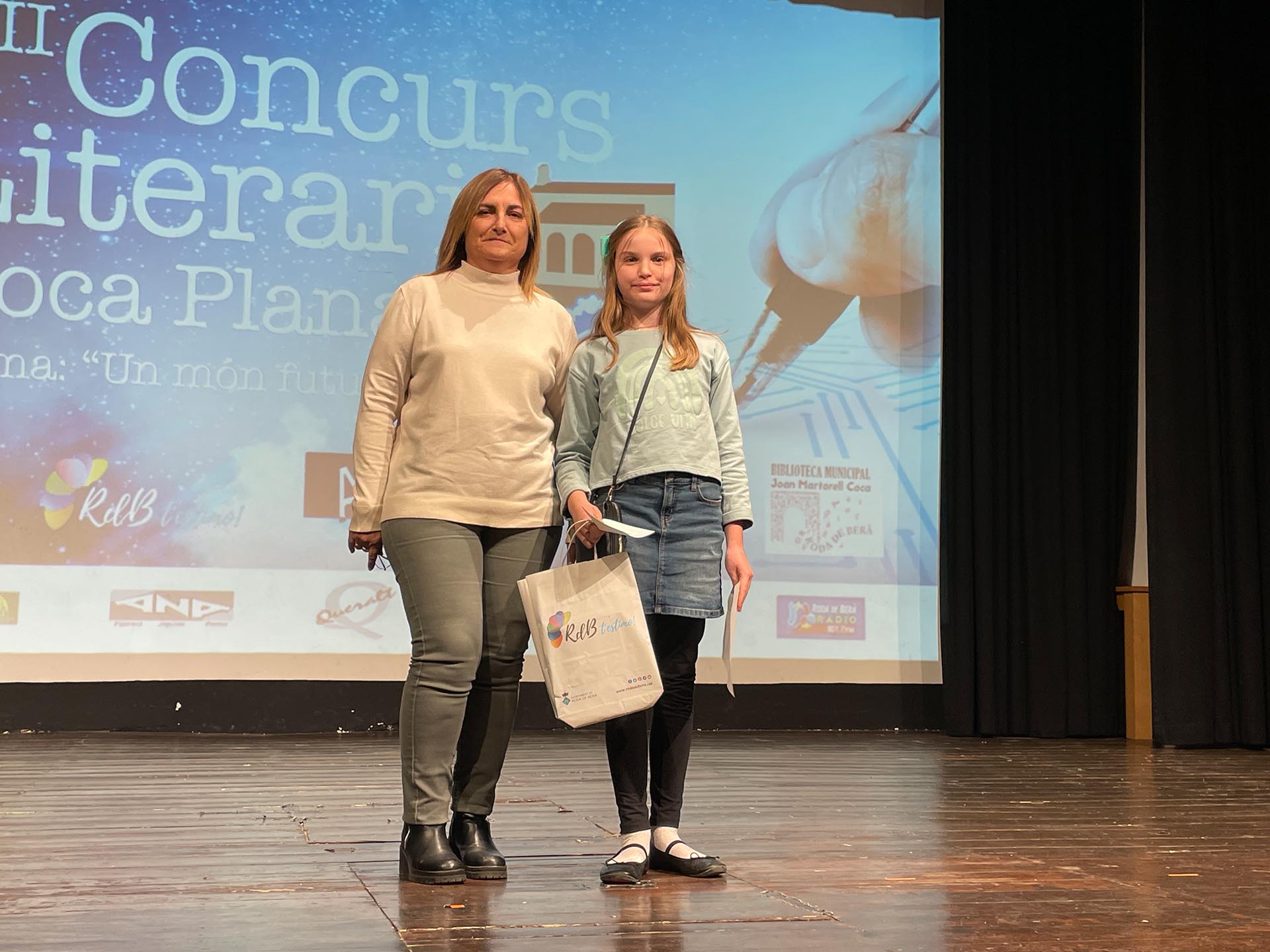 Lliurament de premis del 13è Concurs Literari Roca Plana Lliurament de premis del 13è Concurs Literari Roca Plana