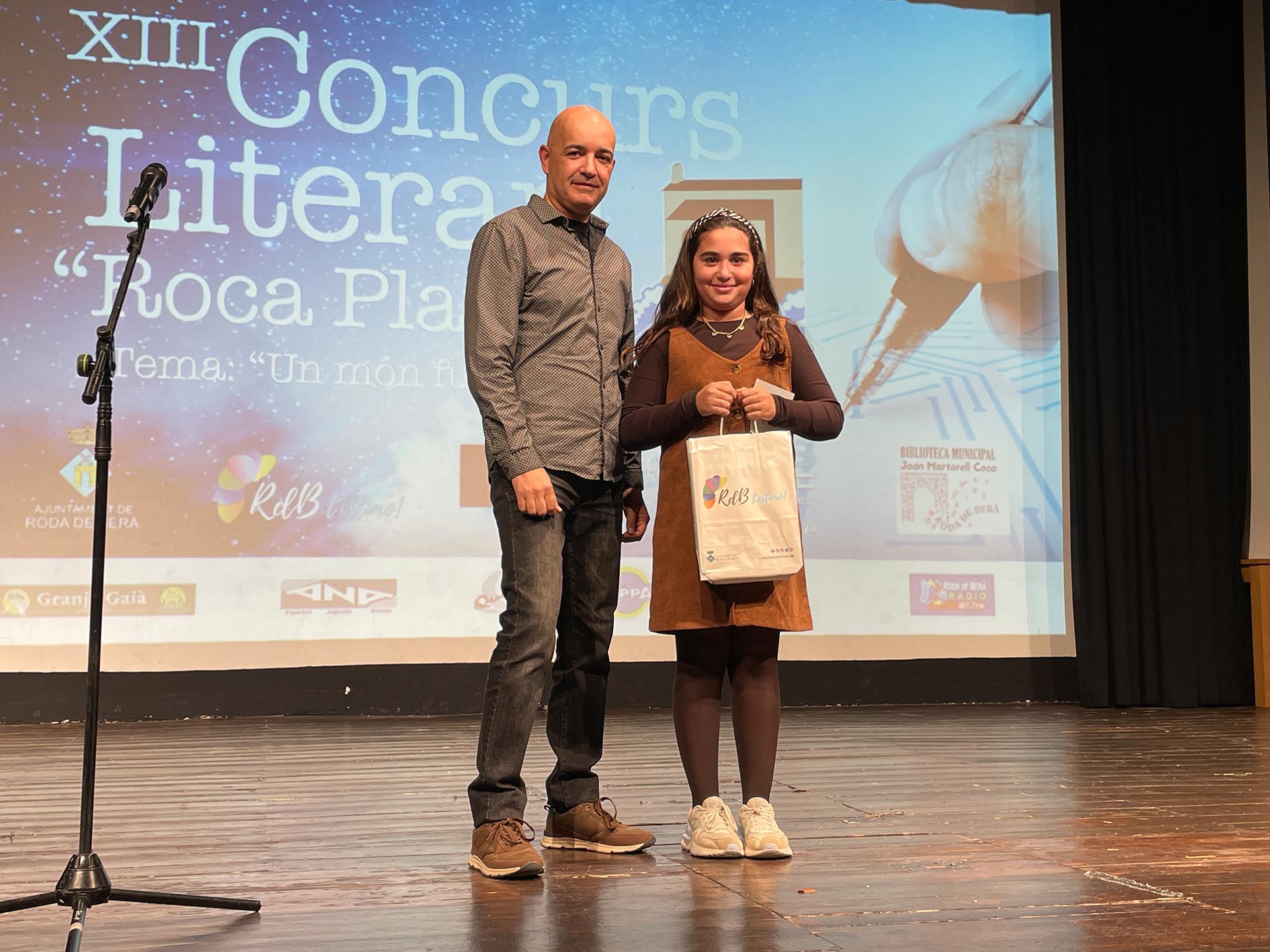 Lliurament de premis del 13è Concurs Literari Roca Plana Lliurament de premis del 13è Concurs Literari Roca Plana