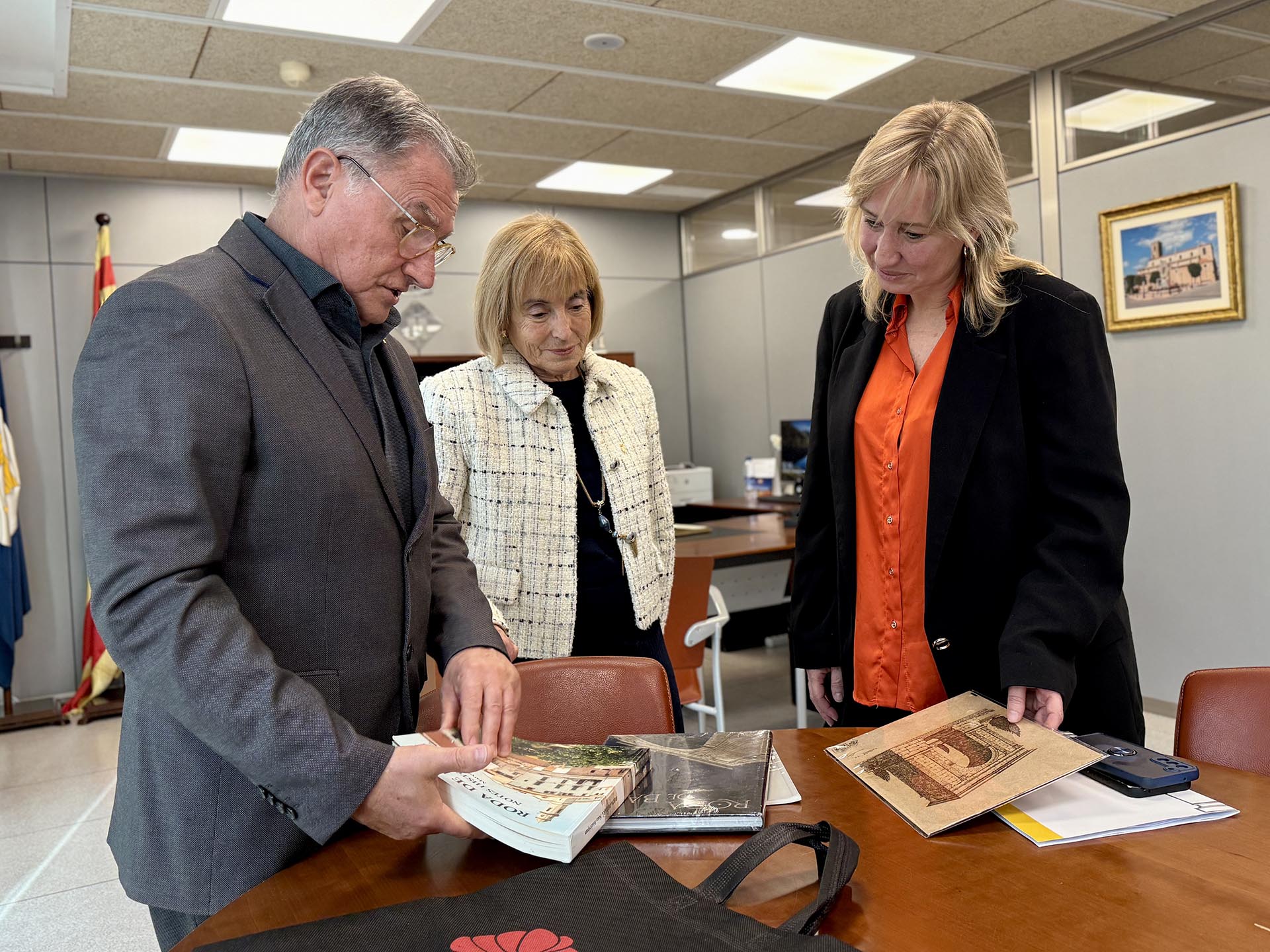 La subdelegada del Govern fa una visita institucional a Roda de Berà La subdelegada del Govern fa una visita institucional a Roda de Berà