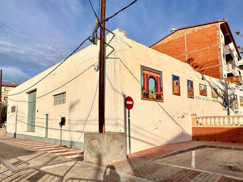 Façana de l'antiga Cooperativa