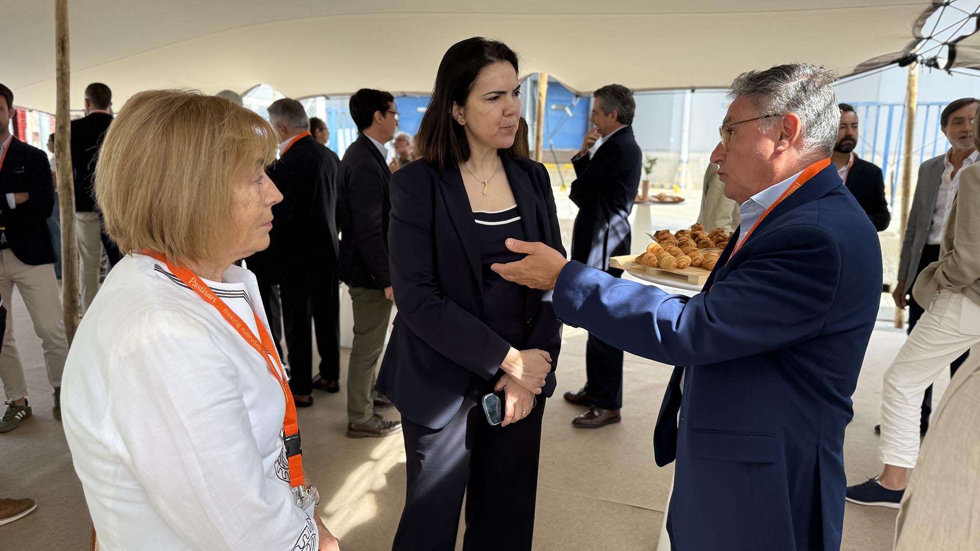 La consellera d’Economia i Finances, Alícia Romero, inaugura l’ampliació de Pastisart La consellera d’Economia i Finances, Alícia Romero, inaugura l’ampliació de Pastisart