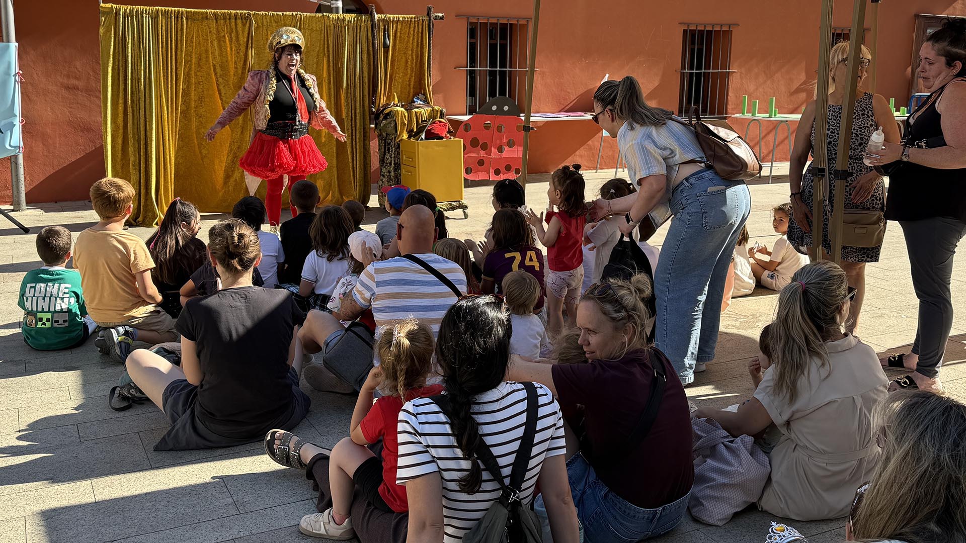 La Fira Tastera del Tarragonès arrenca a Roda de Berà amb una tarda de jocs i màgia