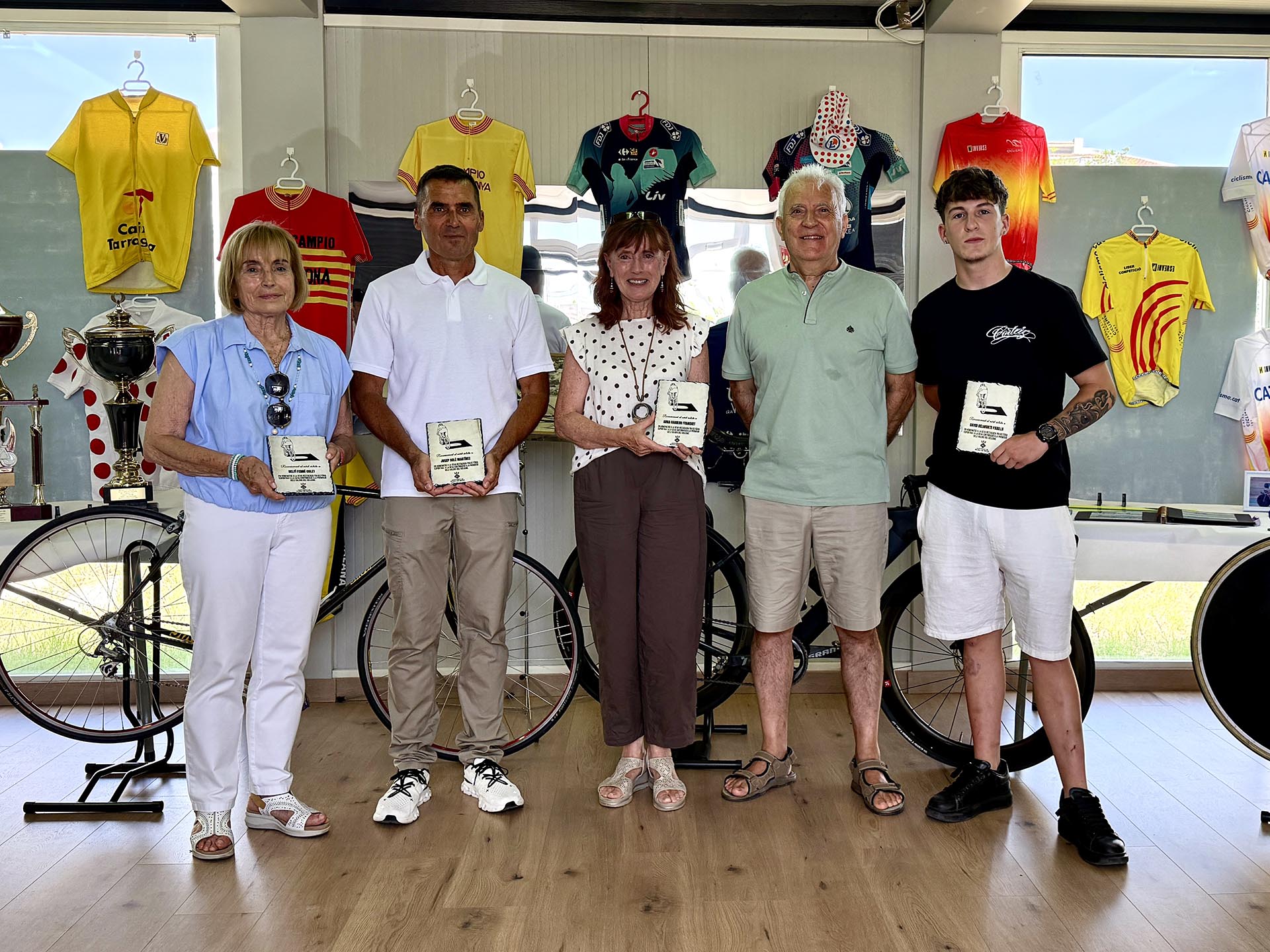  Roda de Berà ret homenatge a la tradició ciclista rodenca